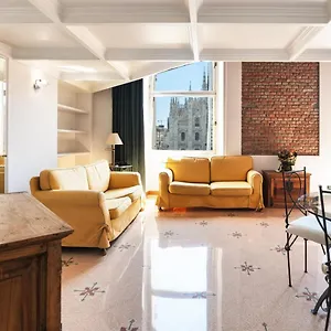 Apartment Duomo Cathedral View - Luxury, Milan